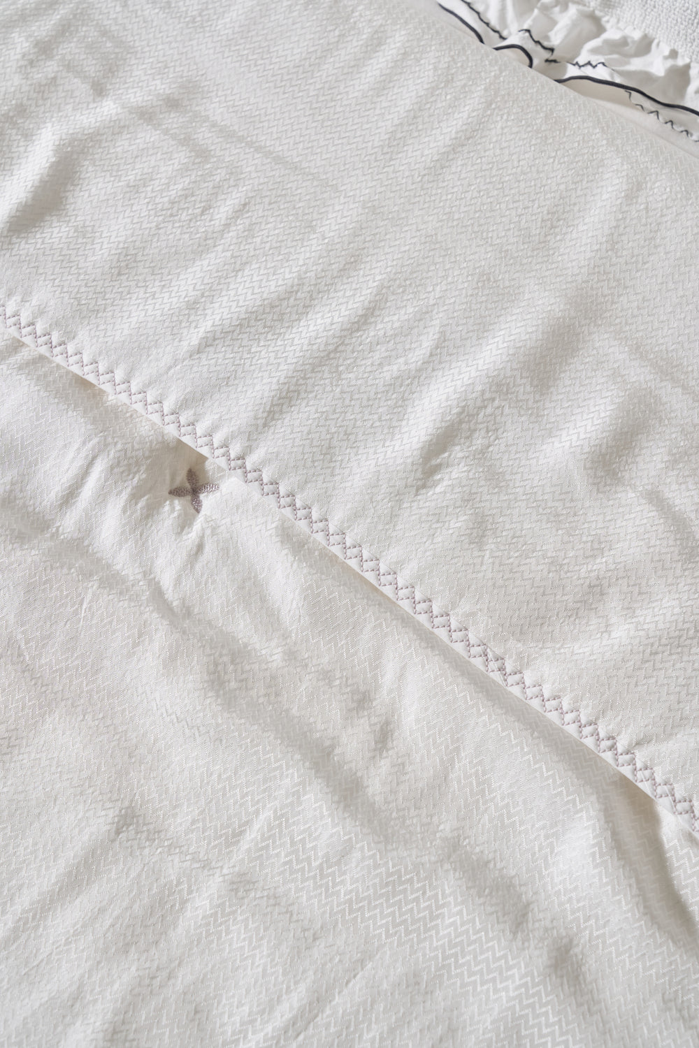 Luna Rayon (Viscose) Comforter