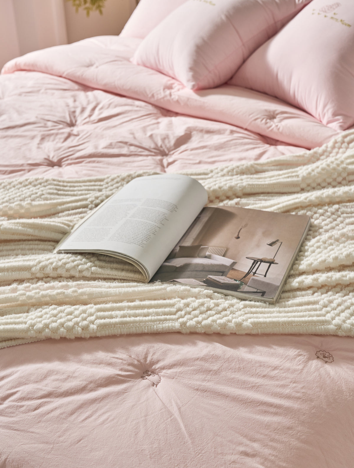 DANJAM wool in Pink — detail 2
