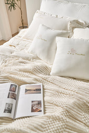 DANJAM wool in White — detail 2